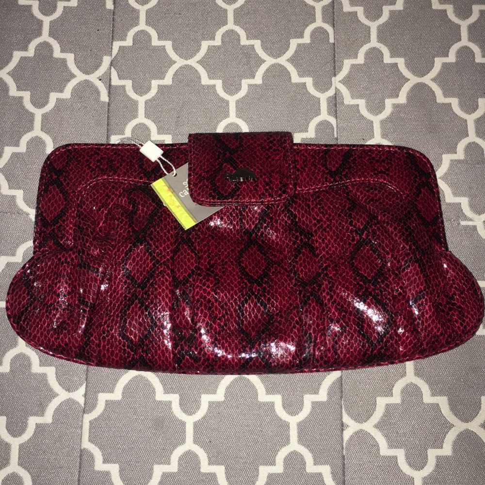 NWT ~ Burgundy Snake Skin Print Clutch
